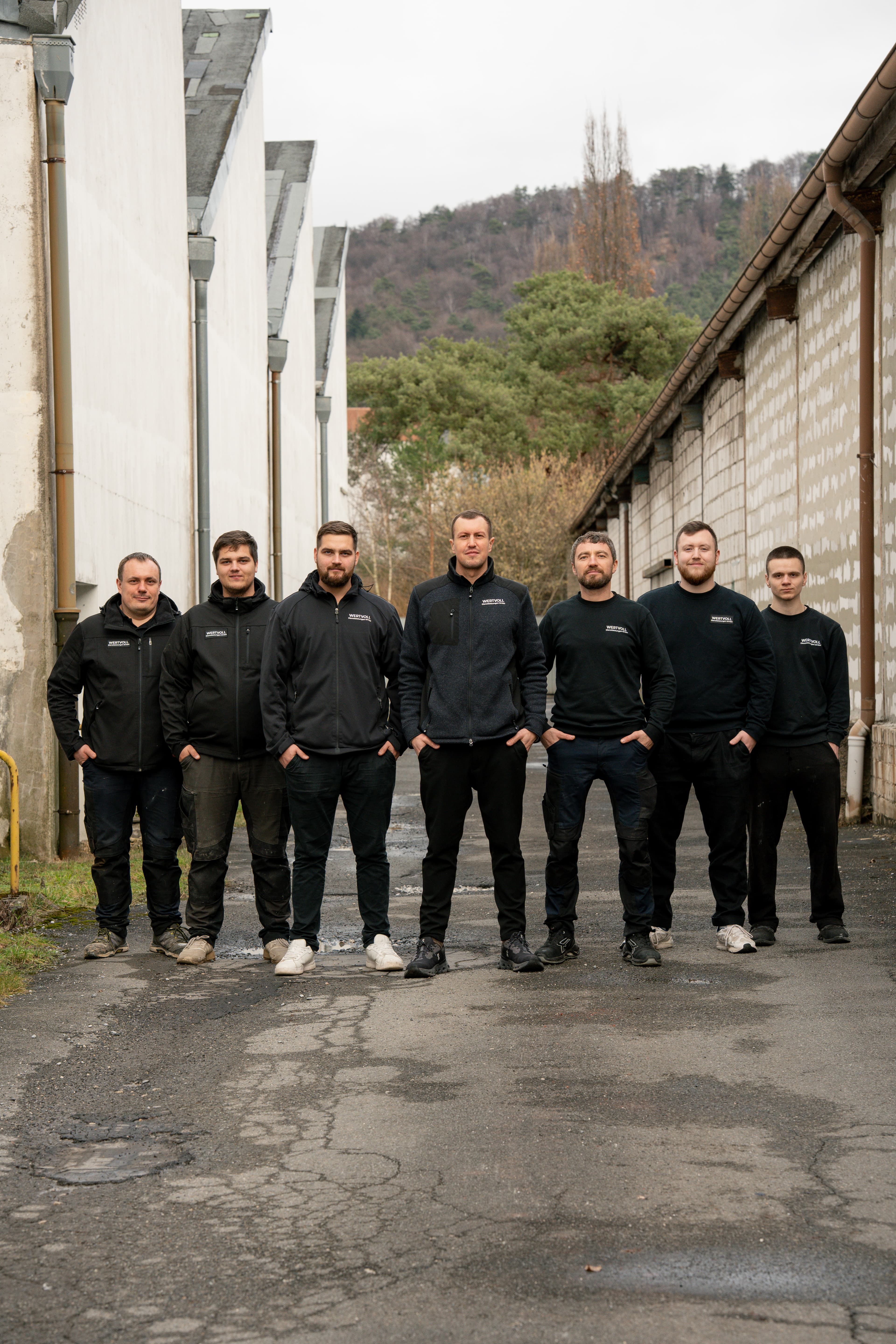 Entrümpelung Minden Kosten — das Team der Rümpelschmiede beim Verladen